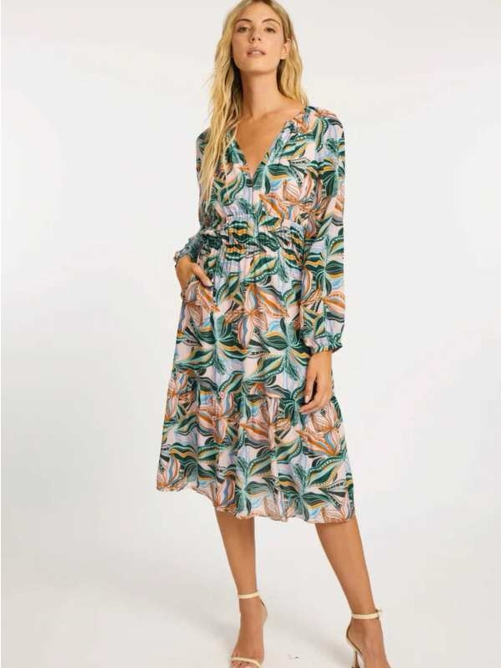 Caballero Quinn Flowy Midi Dress in Sea Leaves Tropical Print Size Medium